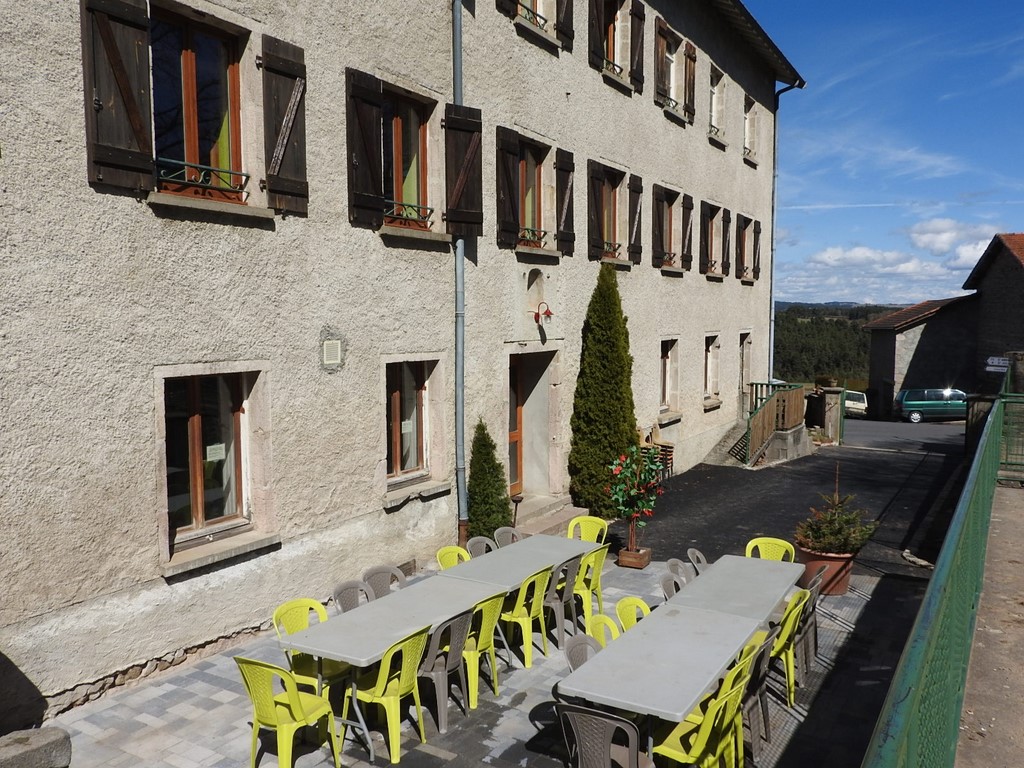 accès et terrasse grand gîte